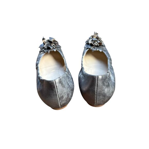 Paul Green Hailey Metallic Silver Distressed Flower Detail Ballet Flats - 7 - Picture 4 of 7